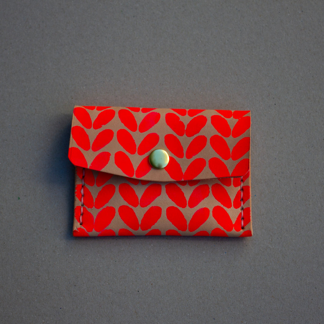 MEDIUM KNIT POUCH