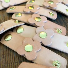 Load image into Gallery viewer, Dove grey leather bandana slide